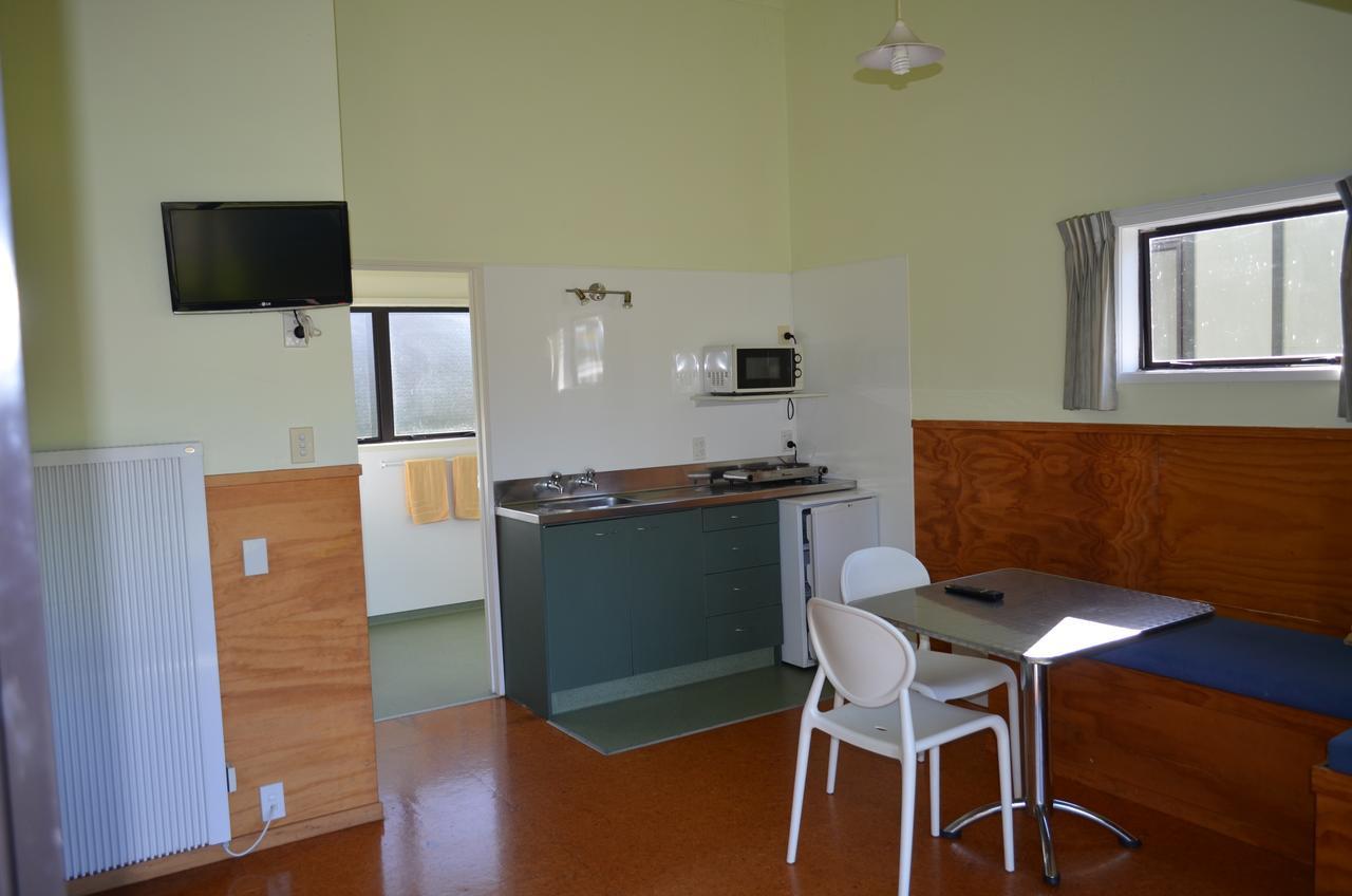 Bell Lodge Motel & Backpackers Hostel Tauranga Exterior foto